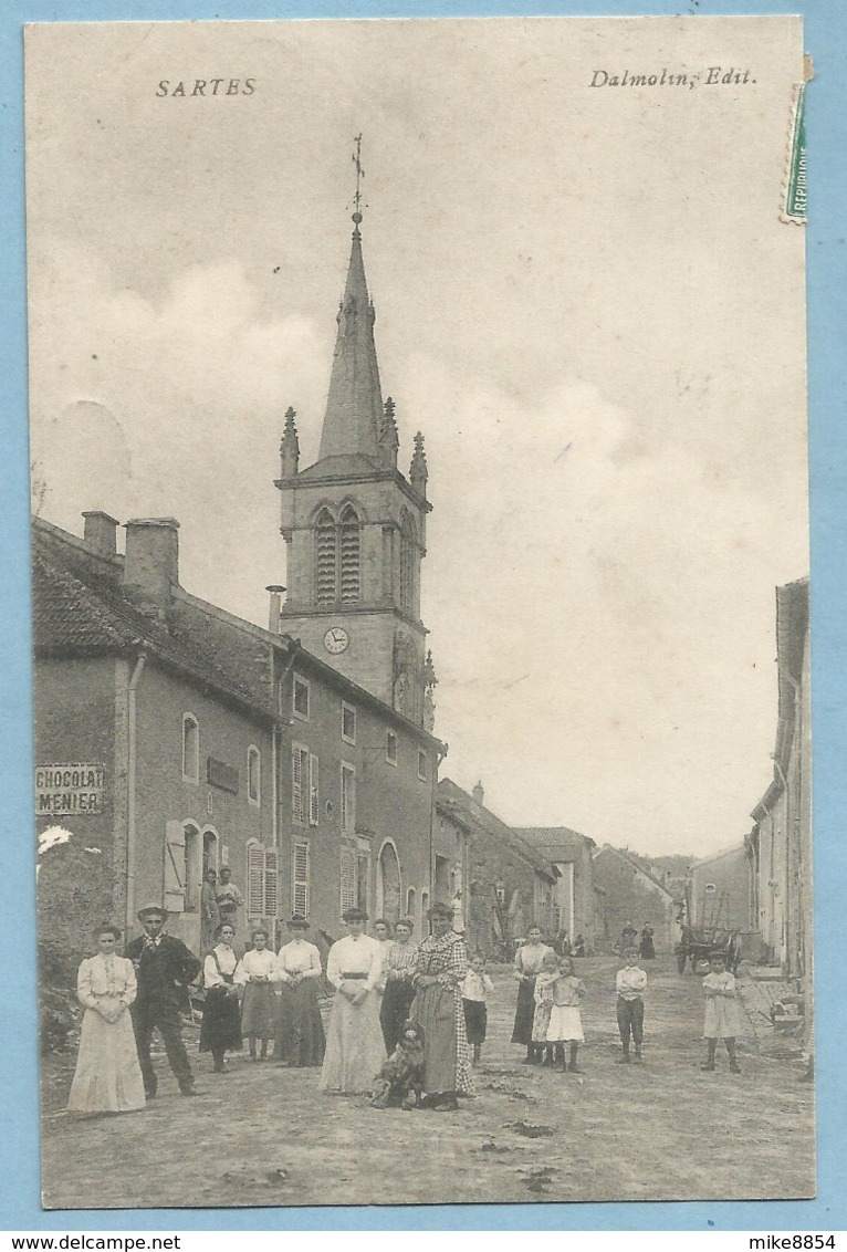 TH0222   CPA  SARTES  (Vosges)  Eglise -  Animation  +++++ - Autres & Non Classés