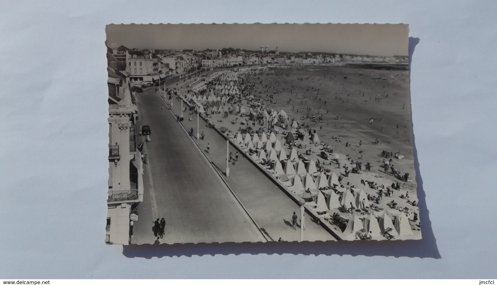 La Plage Et Le Remblai - Sables D'Olonne