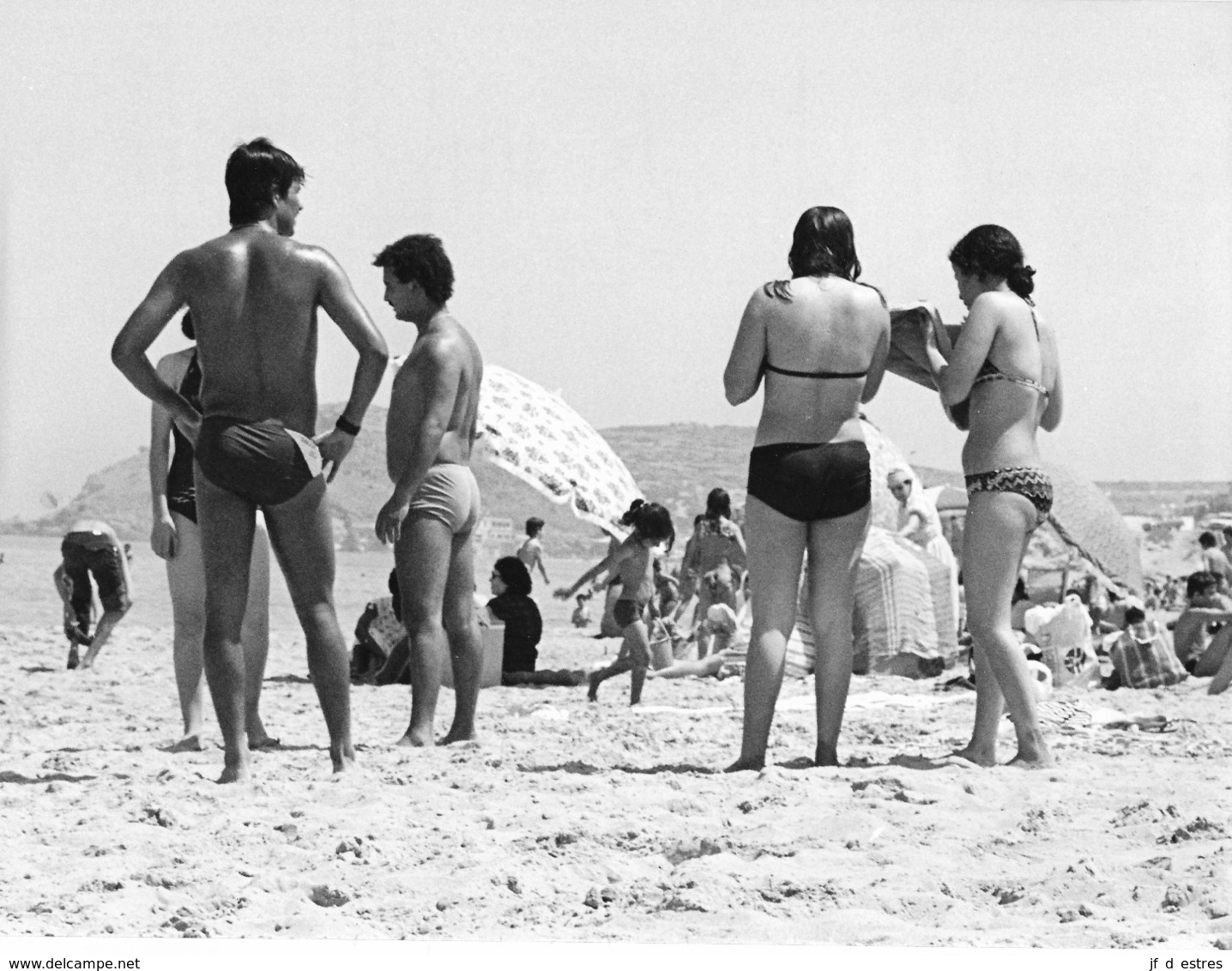 Photo Algérie. Relaxe Sur La Plage Du Cap Falcon, Un Vendredi Après-midi 1980. Photo Du Père G. Beeckmans - Afrika