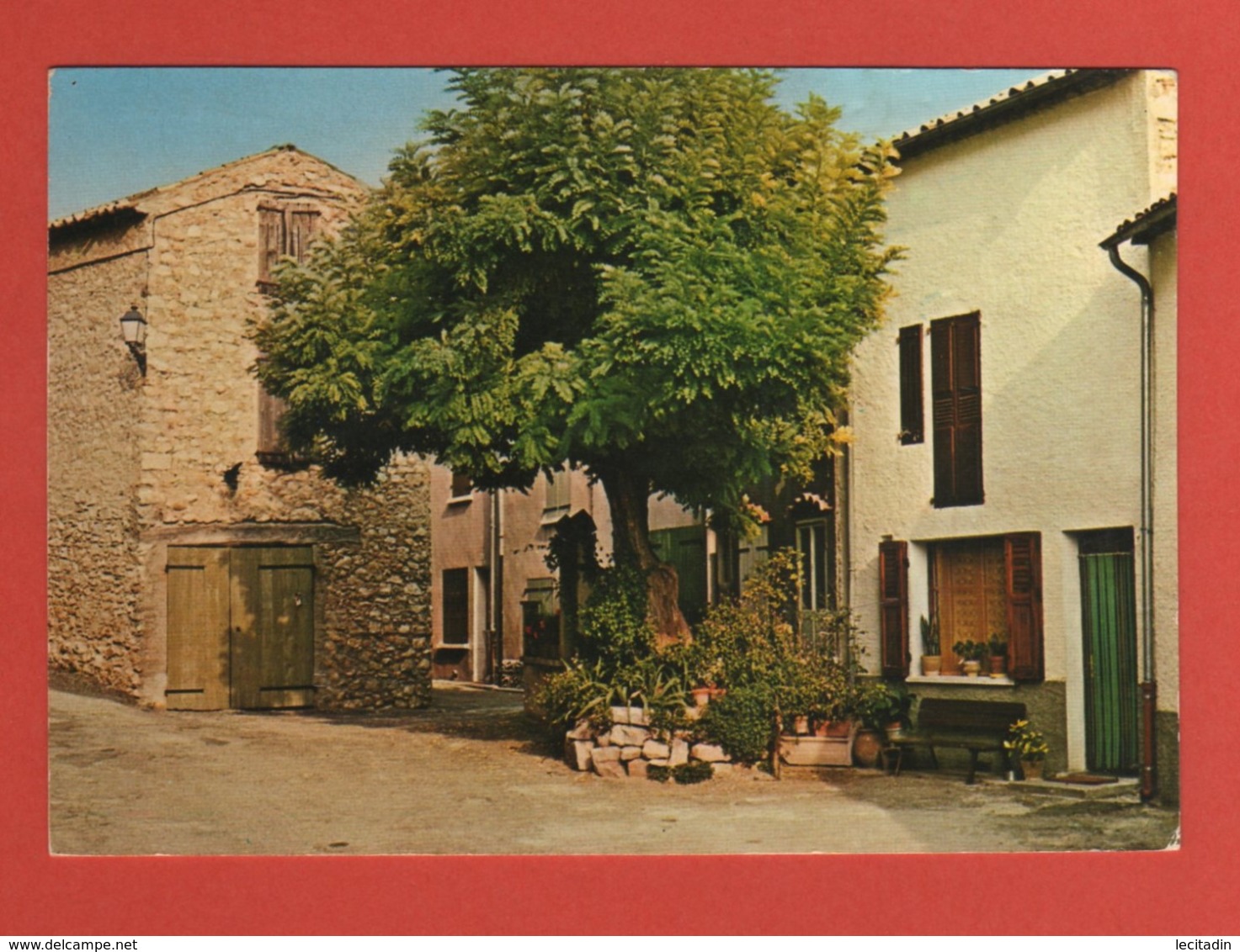 CP 04 GREOUX LES BAINS  23570  Année 1982 - Gréoux-les-Bains