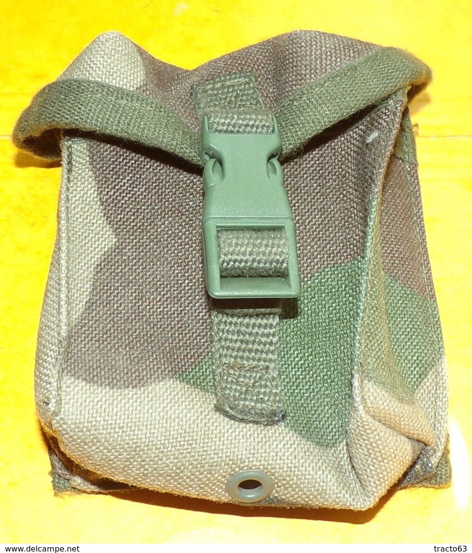 POCHETTE MULTI USAGE MODELE B3 POUR TENUE DE COMBAT MILITAIRE DE L'ARMEE FRANCAISE ,DIMENSION 10 CM X 10 CM X  4 CM, ETA - Equipement