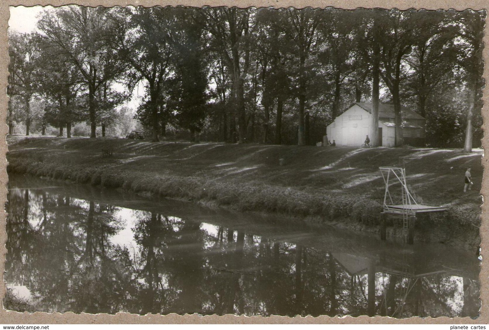 17 / SAINT-SAVINIEN - Canal, Piscine Et Plongeoir (années 50) St - Autres & Non Classés