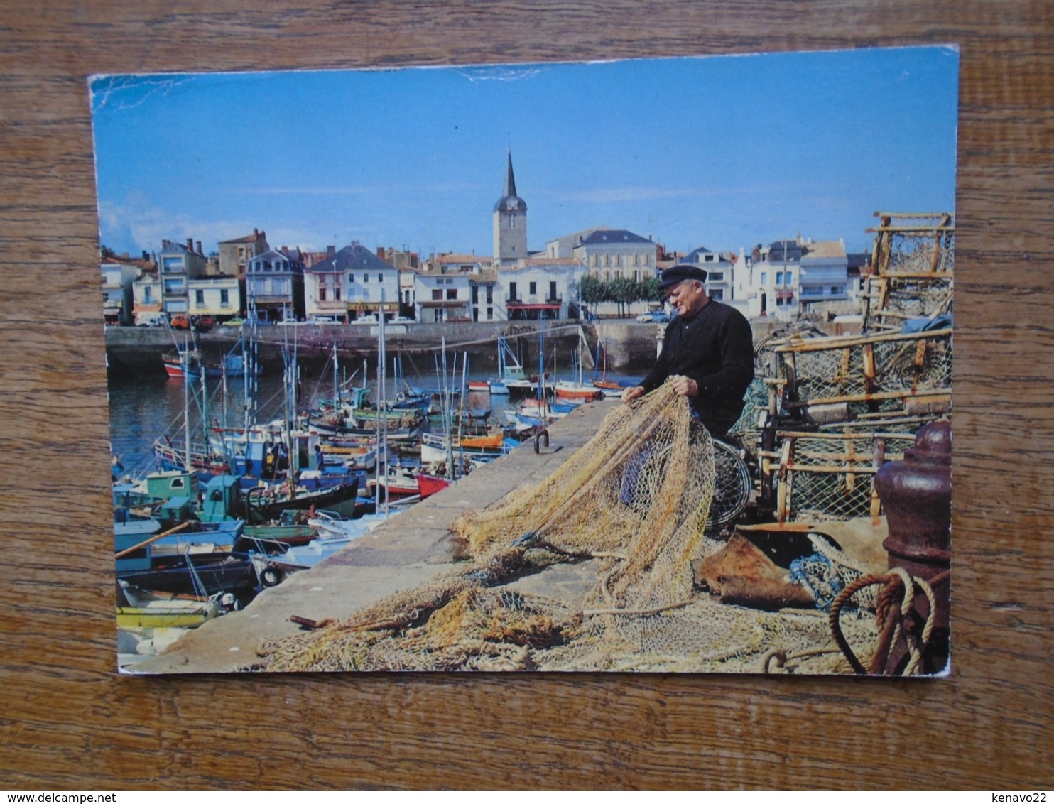 Les Sables D'olonne , Le Port Et La Chaume "" Carte Animée Pêcheur Et Ses Filets "" - Sables D'Olonne