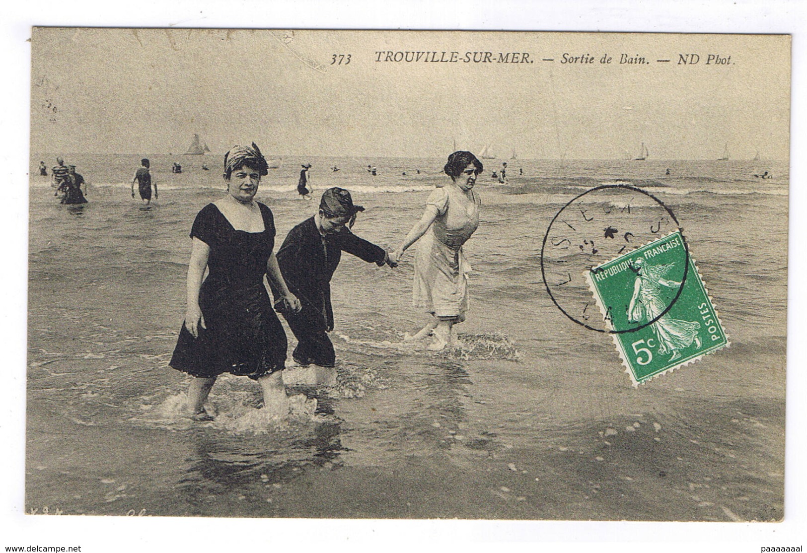 TROUVILLE SUR MER  SORTIE DE BAIN - Trouville