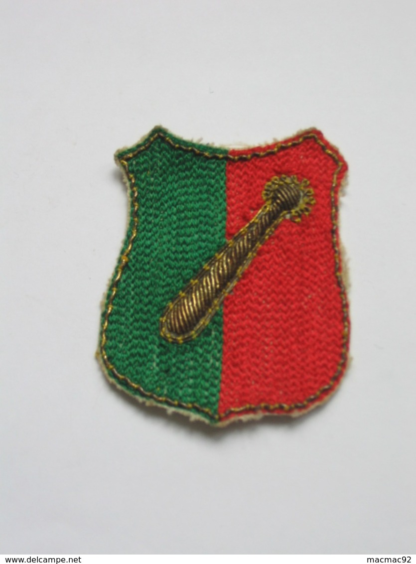 Ecusson De Régiment En Tissu - A IDENTIFIER    ***** EN ACHAT IMMEDIAT **** - Patches