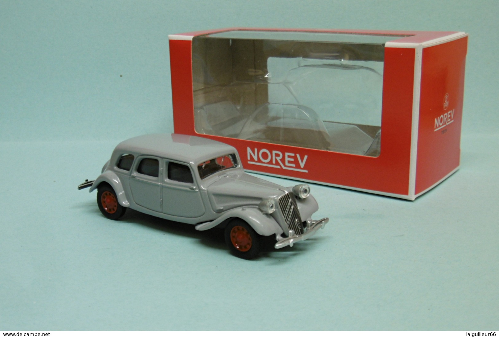 Norev - CITROEN Traction Avant 15-Six 1939 Gris Neuf NBO 3 Inches 1/64 - Norev