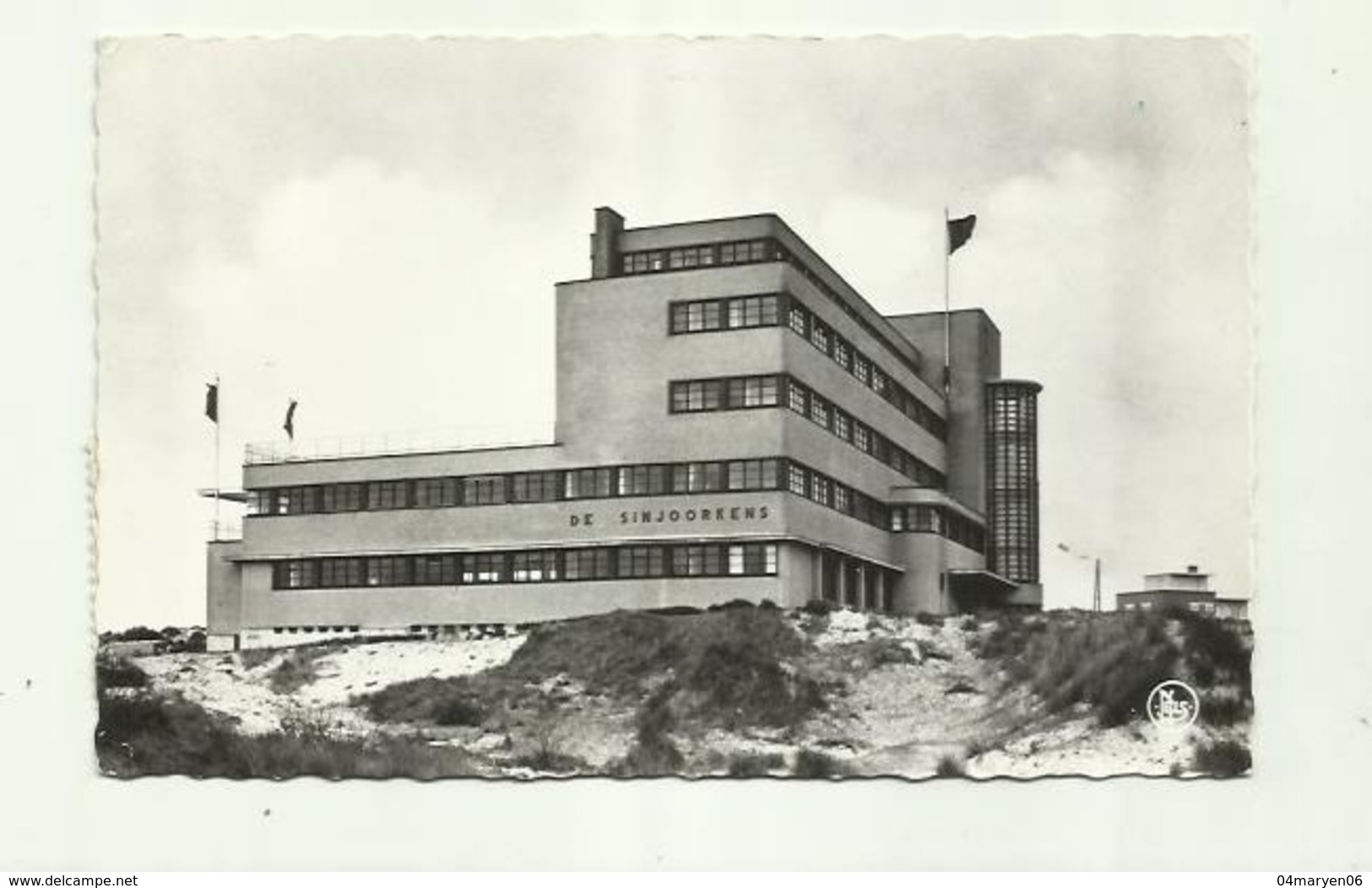 **      OOSTDUINKERKE      **--Home  """ De  Sinjoorkens "" --  Voor - En Zijkant. - Oostduinkerke