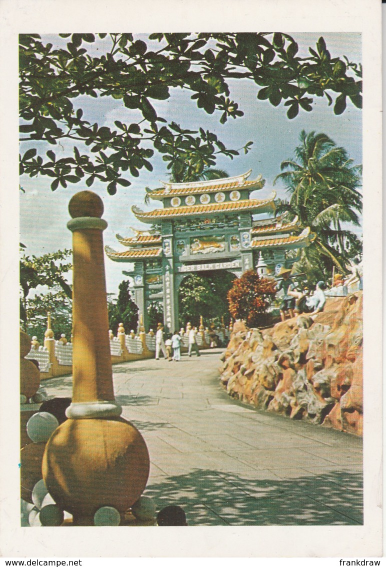 Postcard - Singapore - Entrance Gate, Haw Par Villa Card No..30 Unused Very Good - Zonder Classificatie