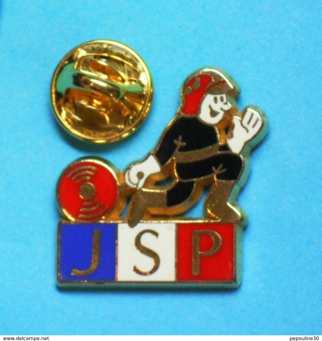 1 PIN'S  //   ** JSP / JEUNES SAPEURS POMPIERS ** . (A M C) - Pompiers