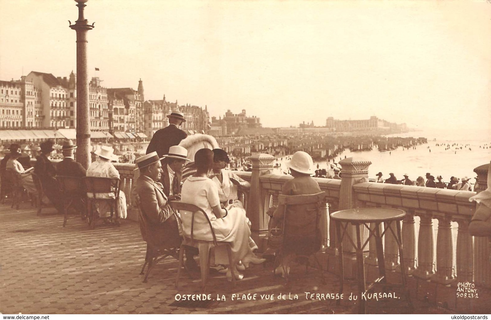 CPA -  Belgique, OSTENDE / OOSTENDE, La Plage Vue De La Terrasse Du Kursaal, Carte Photo, Antony - Oostende