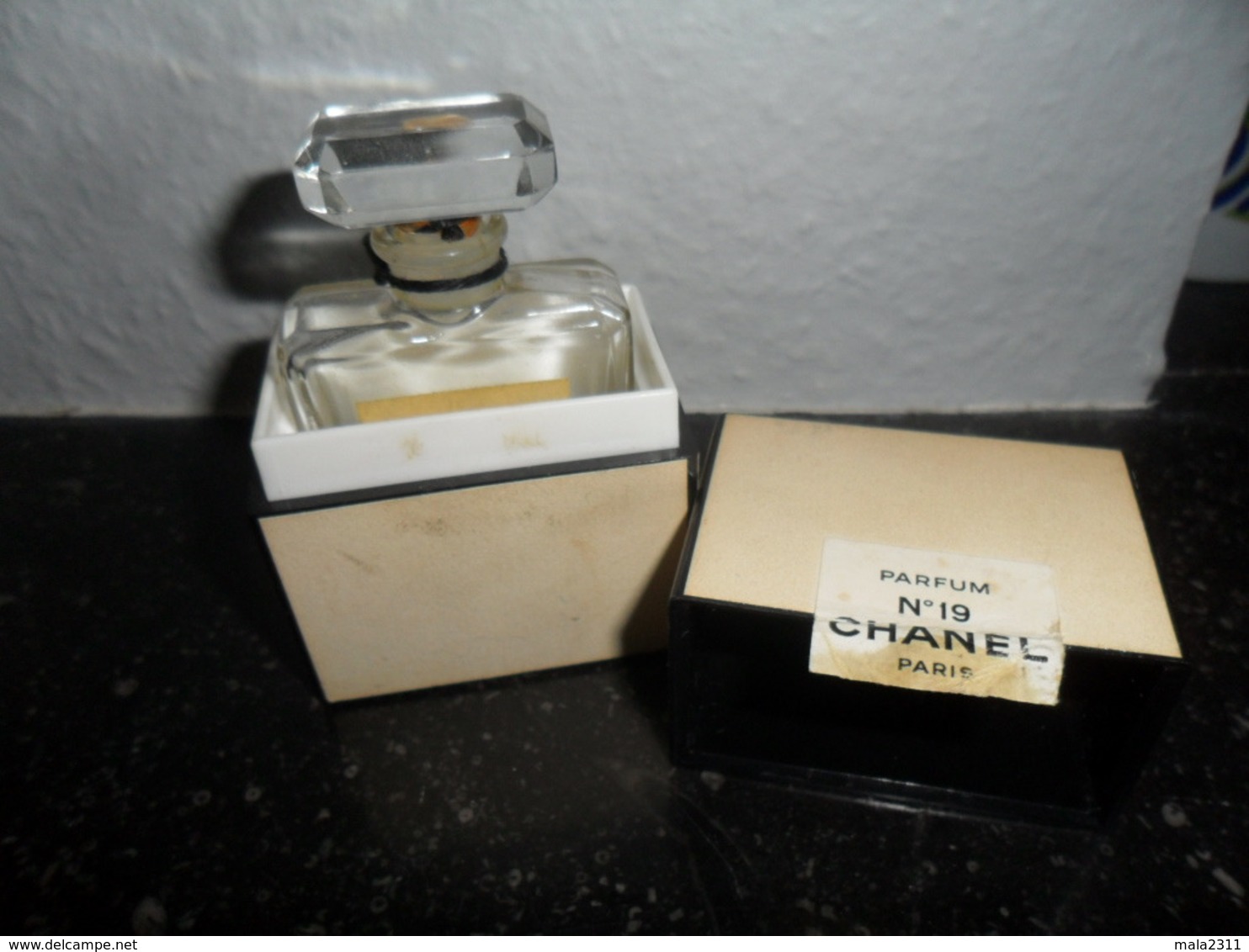 ANCIEN FLACON    CHANEL N° 19   /   PF  14 ML  /  VIDE / AVEC BT - Flesjes (leeg)