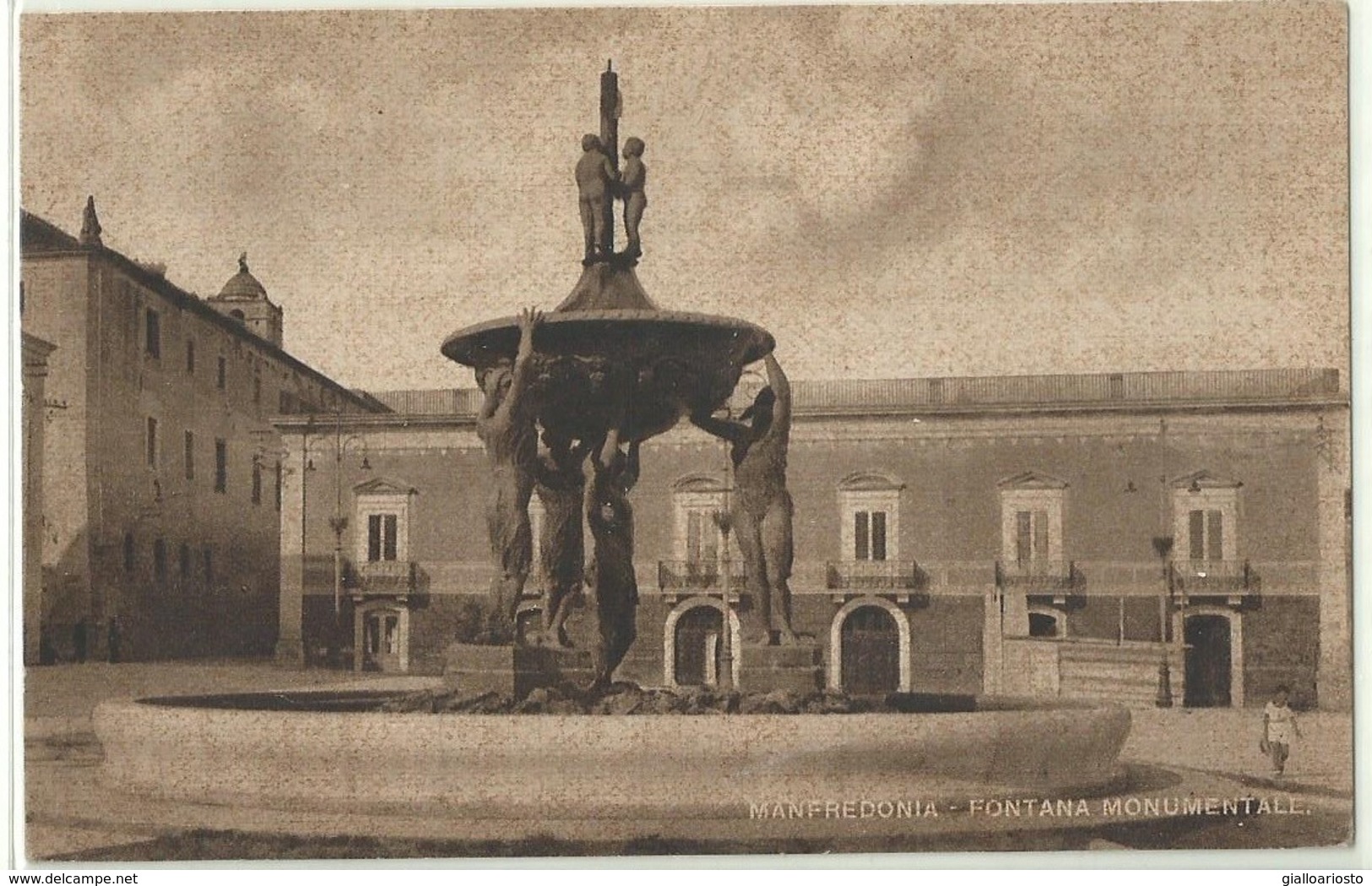 MANFREDONIA - Fontana Monumentale - - Manfredonia