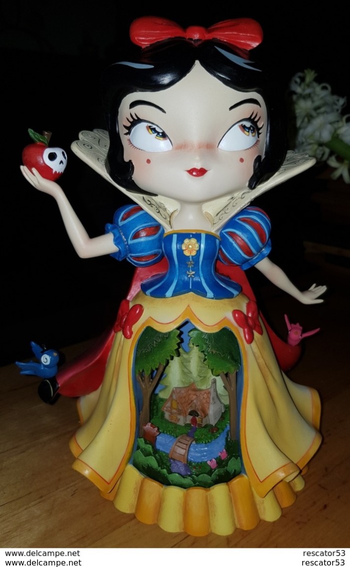 Rare Figurine En Boîte Blanche Neige Disney Showcase Miss Mindy - Disney