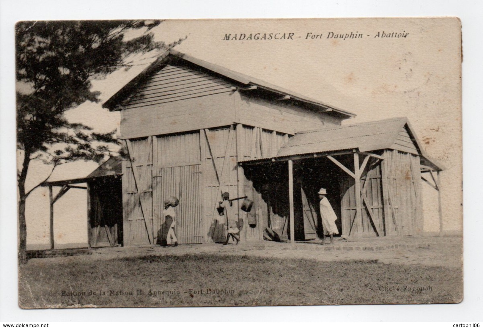 - CPA FORT-DAUPHIN (Madagascar) - Abattoir 1914 (avec Personnages) - Edition Annequin - - Madagascar