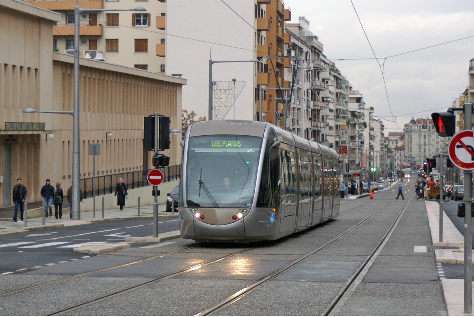 Nice (06) 24/11/ 2007 - Premier Jour De Circulatio Du Tramway - La Rame N°8 Arrivé Au Terminus "Las Planas" - Transport (road) - Car, Bus, Tramway