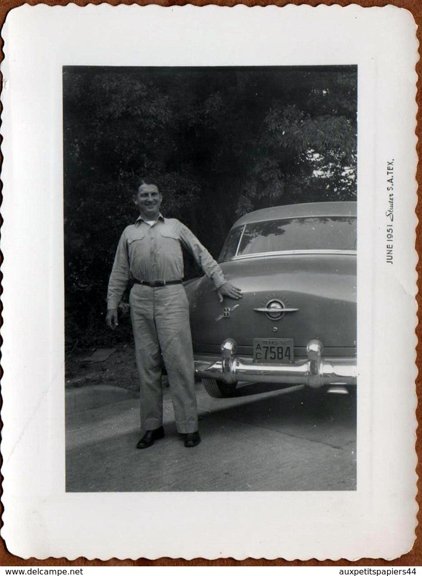 Photo Originale USA - Portrait D'un Propriétaire & De Sa Oldsmobile 88 2 De Dos En Juin 1951 - Photo : Studer S.A.TEX - Automobiles