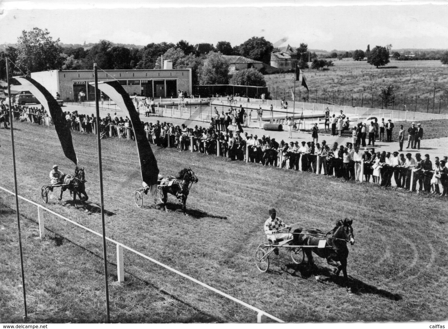 MONFLANQUIN HIPPODROME COURSE DE TROT - Monflanquin