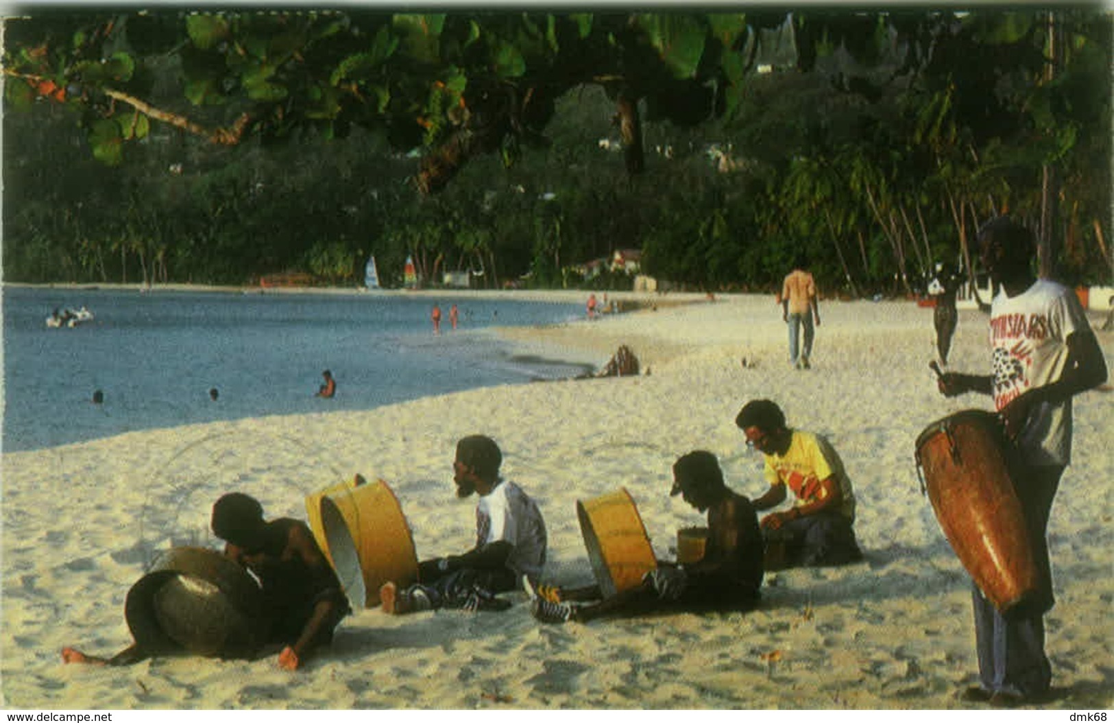 GRENADA - LOCAL MUSICIANS ENTERTAIN VISITORS AT GRAND ANSE BEACH - STAMP - 1960s (BG6017) - Grenada