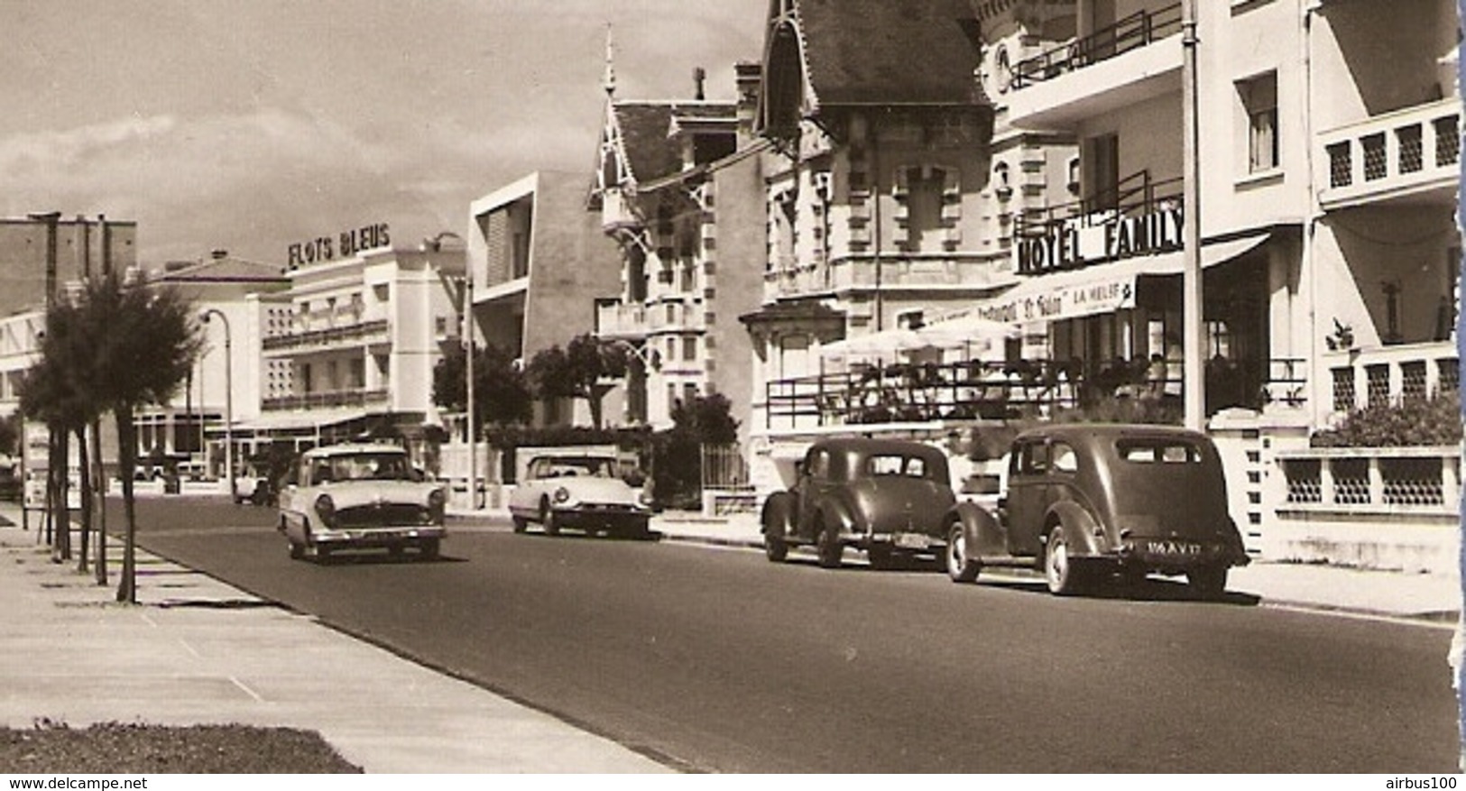 17 - ROYAN - Vue Prise Du Boulevard Garnier - Citroën DS Simca Ariane Chambord - Vieilles Voitures - 1959 - ZOOM - Voitures De Tourisme