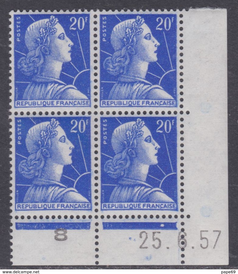 France N° 1011B XX  Marianne De Muller :  20 F. Bleu En Bloc De 4 Coin Daté Du 25 . 6 . 57  1 Pt Blanc Sans Charnière TB - 1950-1959