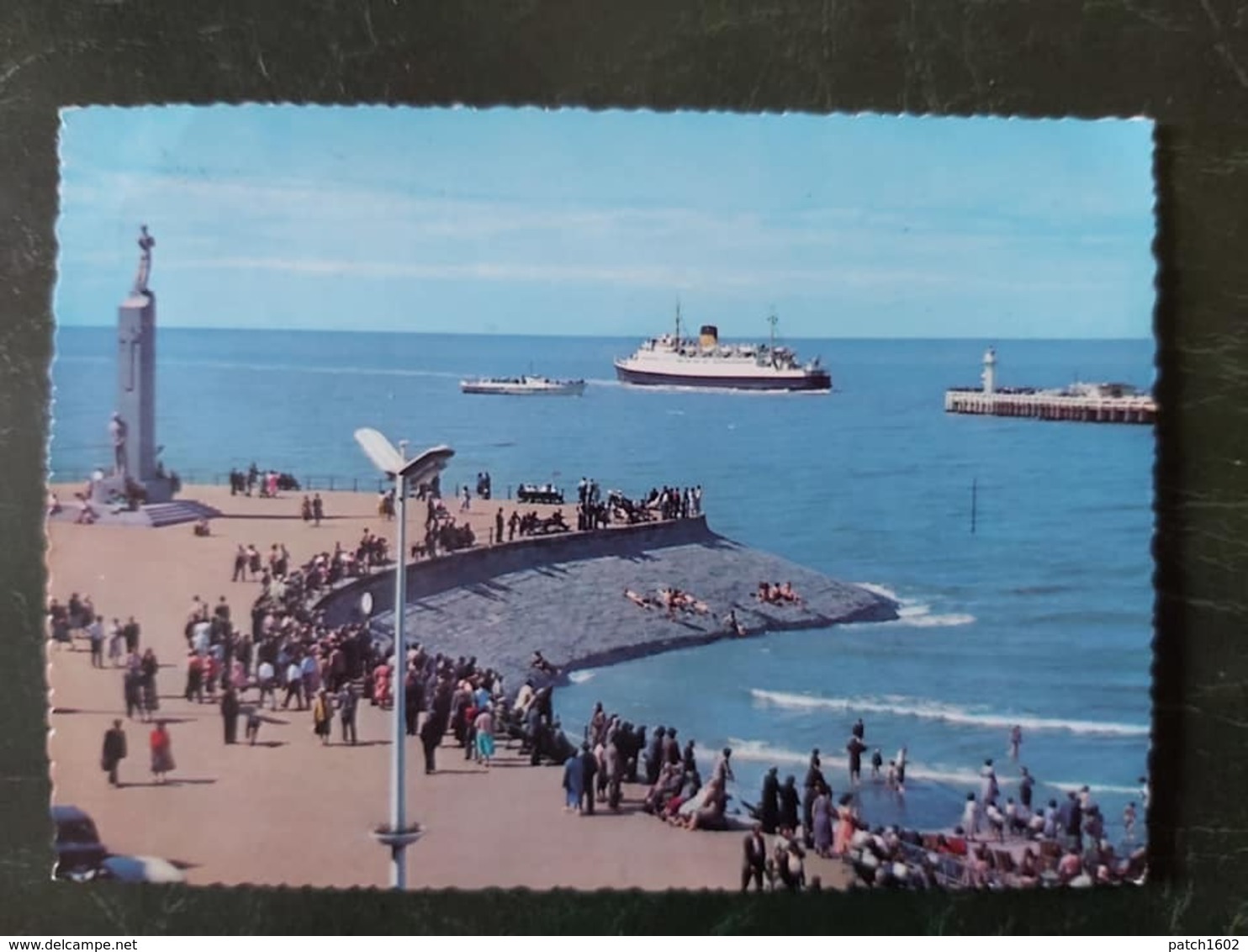 Ostende La Digue Et Le Monument Aus Gens De Mer +malle Ostende Douvre - Oostende