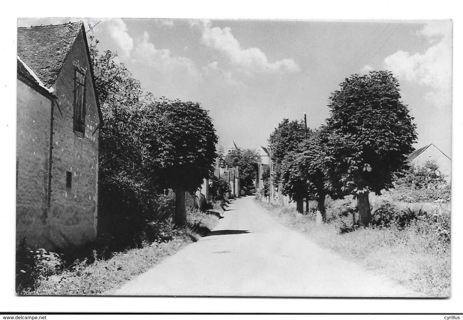 89 - NEUVY-SAUTOUR (YONNE) - ROUTE DE LA GARE - Neuvy Sautour