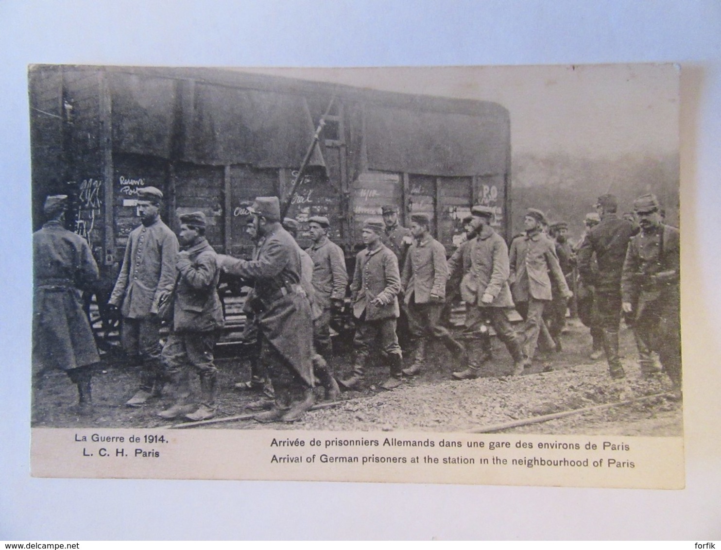 Guerre 14-18 - Guerre De 1914 - Arrivée Des Prisonniers Allemands Dans Une Gare Des Environs De Paris - Carte Animée - Guerre 1914-18