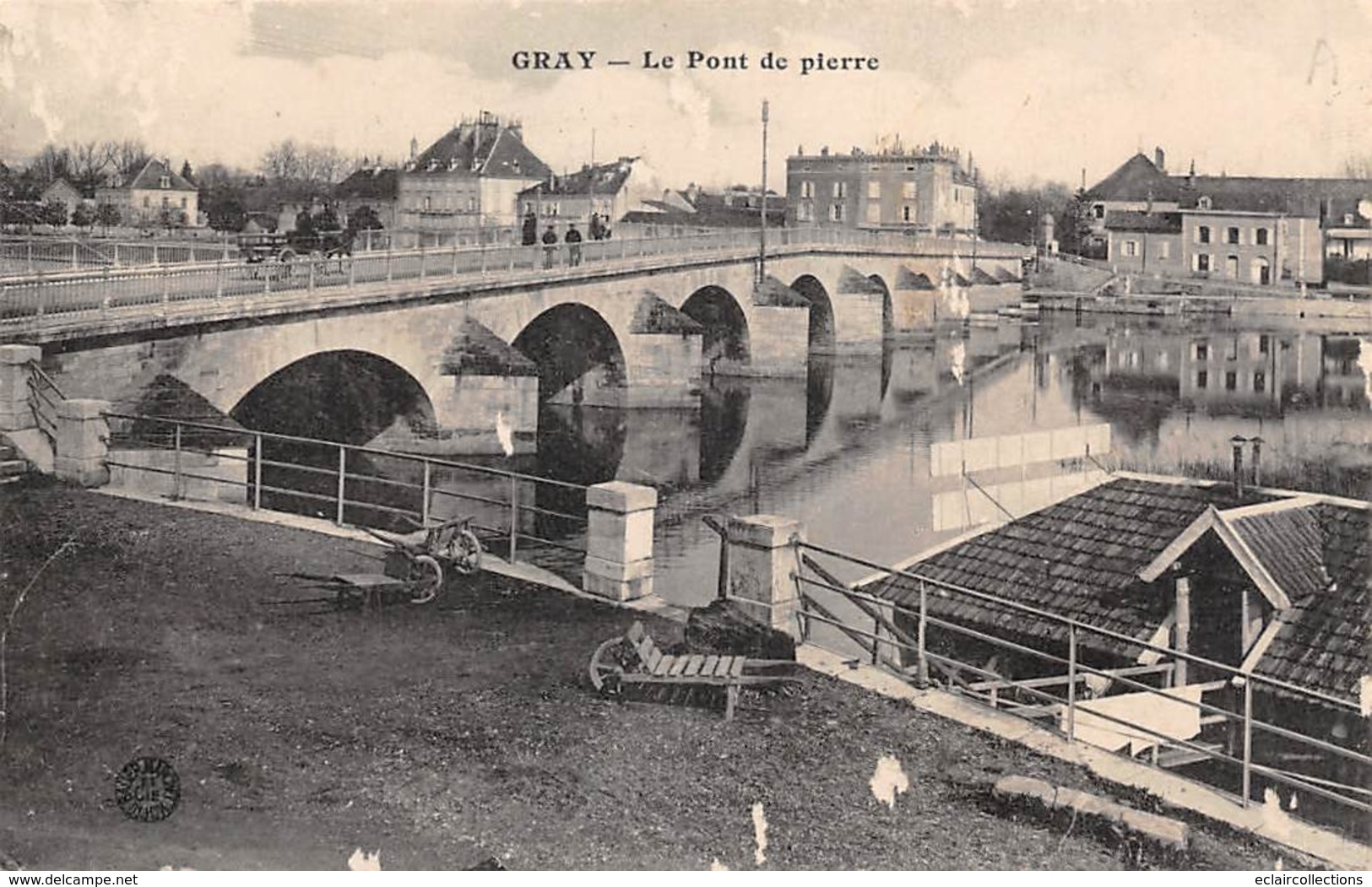 Gray       70     Le Pont De Pierre          (voir Scan) - Gray