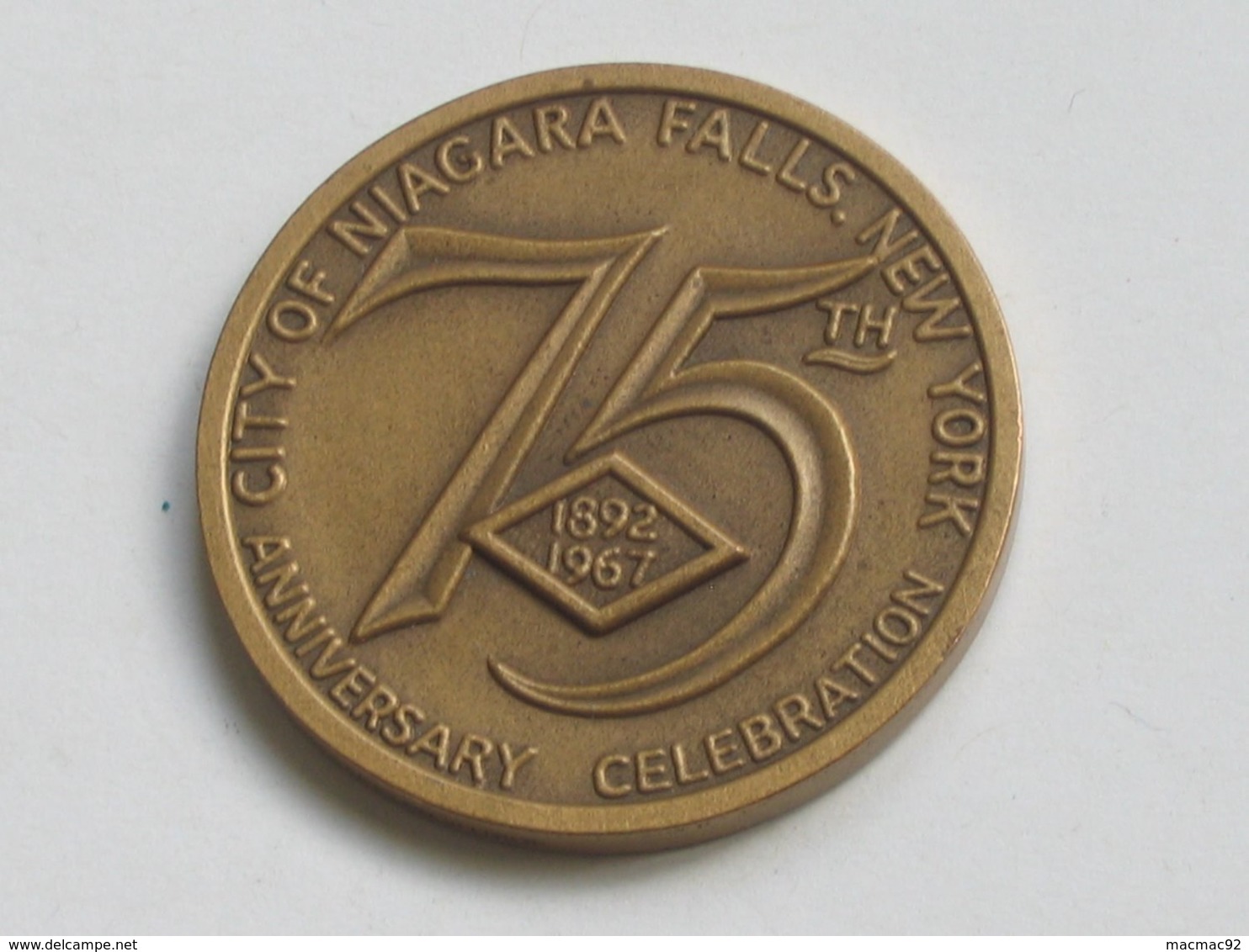 Médaille 75th Anniversary Celebration - City Of Niagara Falls . New York -1892-1967  **** EN ACHAT IMMEDIAT **** - Professionnels/De Société