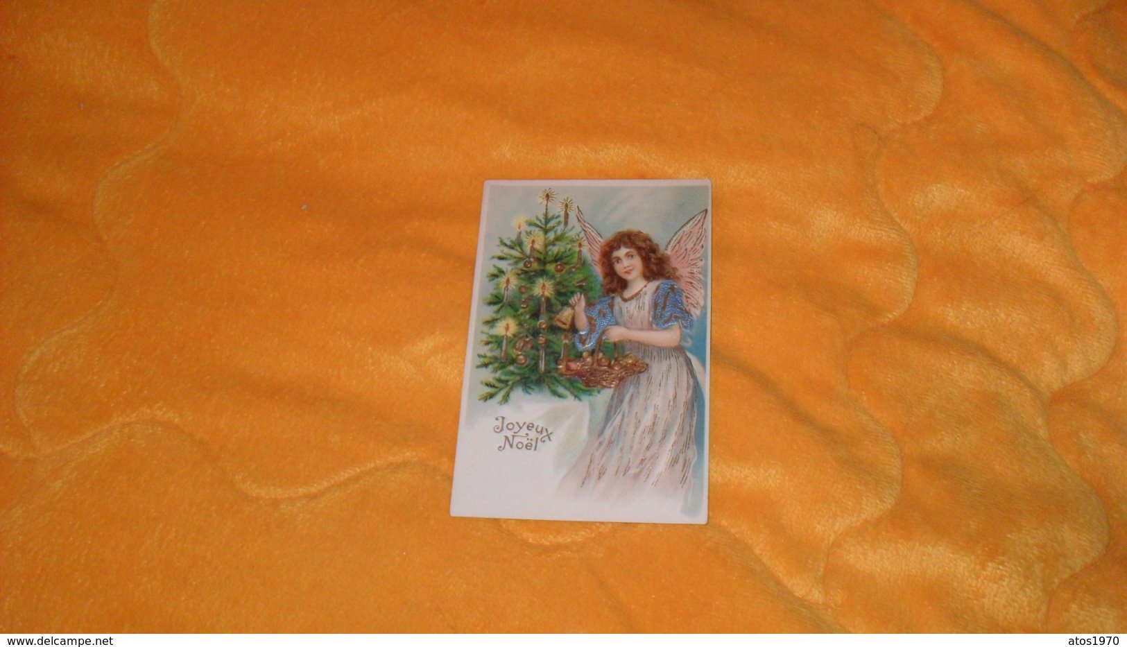 CARTE POSTALE GAUFREE  ANCIENNE NON CIRCULEE DATE ?../ JOYEUX NOEL ENFANT AILEE SAPIN.. - Santa Claus