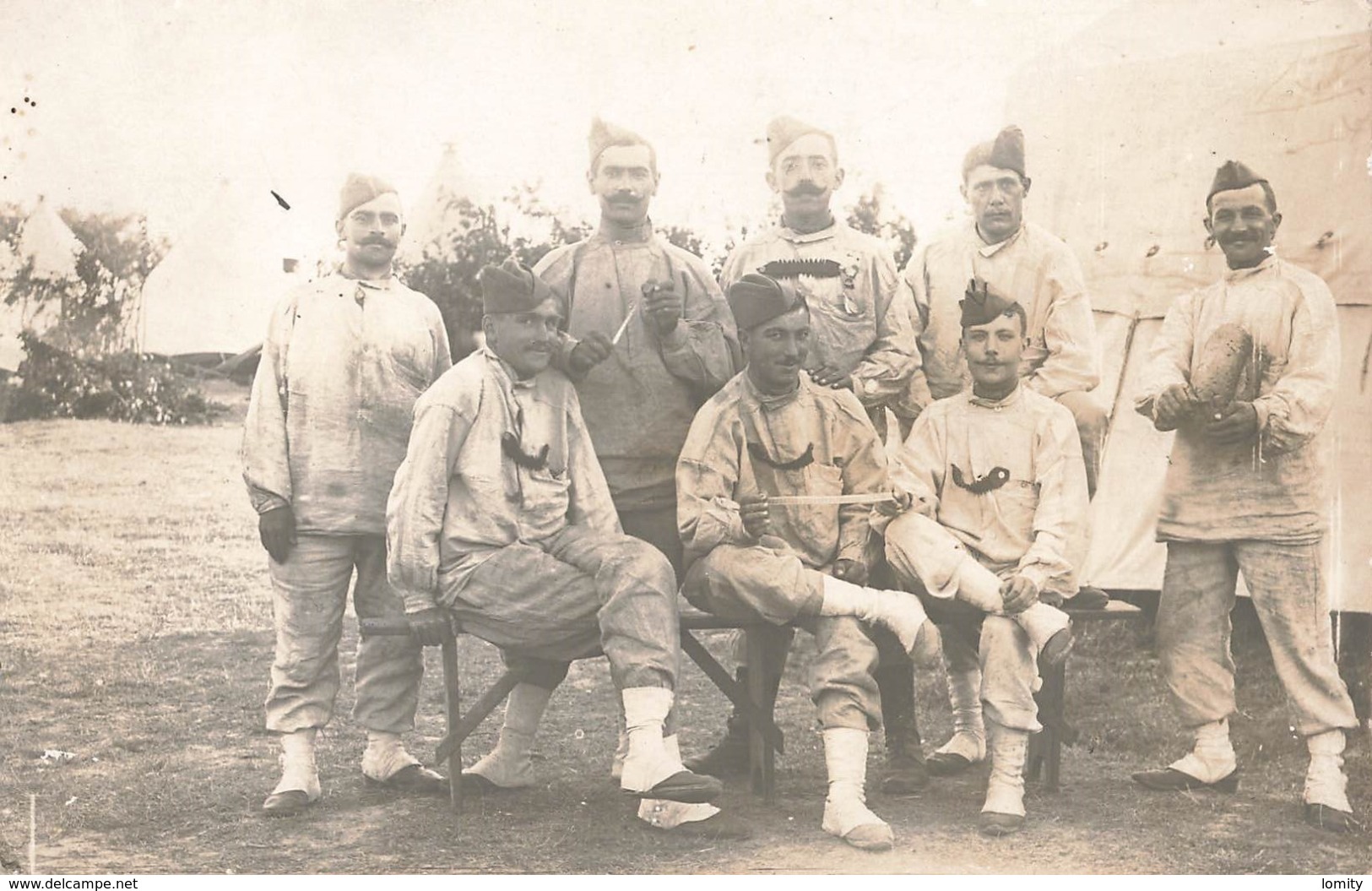 Militaire Cpa Carte Photo Souvenir Du Camp De Bois L' Eveque Aout 1911 Groupe De Soldats - Régiments