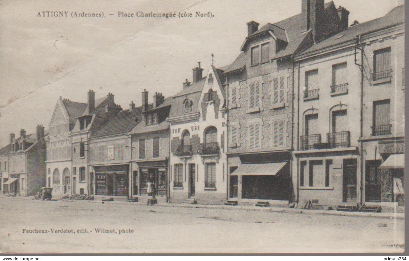 ATTIGNY - PLACE CHARLEMAGNE - Attigny