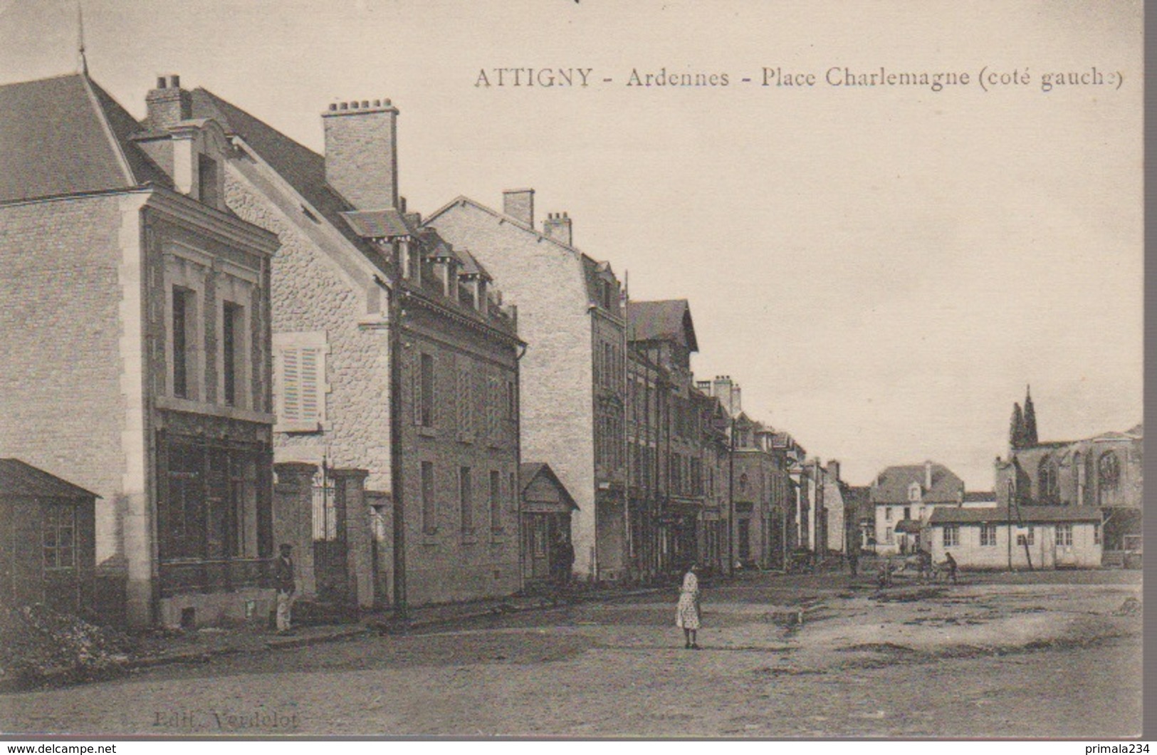 ATTIGNY - PLACE CHARLEMAGNE - Attigny