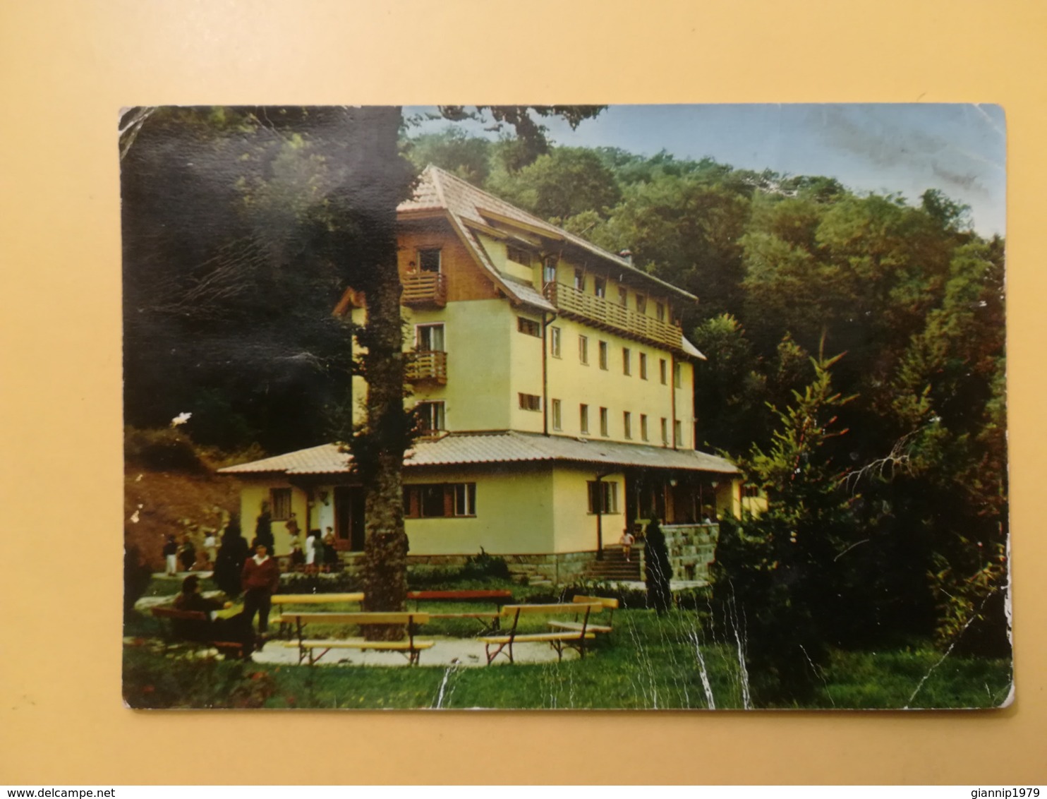 CARTOLINA POSTCARD JUGOSLAVIA YUGOSLAVIA 1965 HOTEL BELI IZVOR NA GOCU SERBIA BOLLO BUILDINGS OBLITERE ANNULLO - Jugoslavia