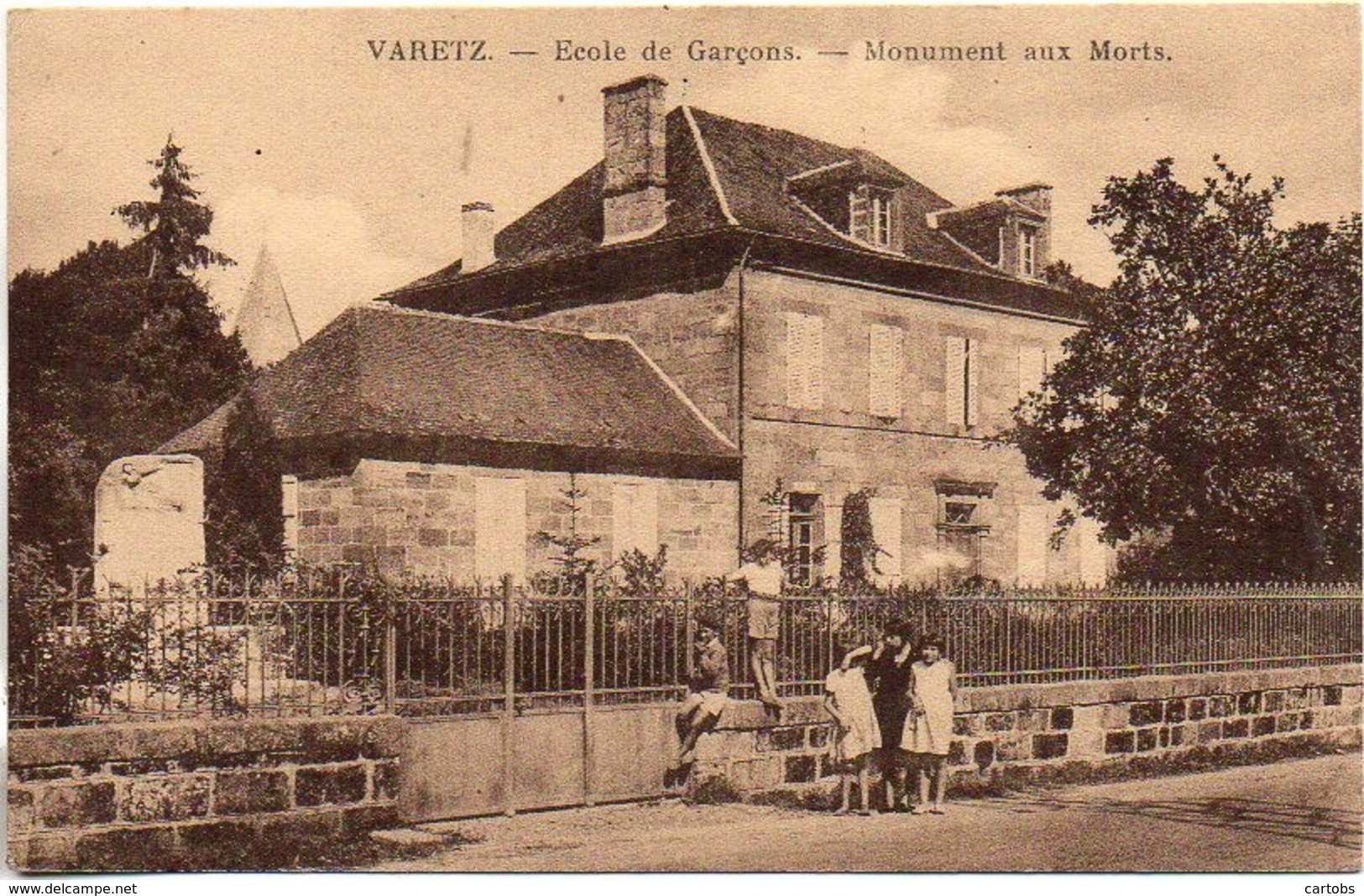 19 VARETZ  Ecole De Garçons  - Monument Aux Morts - Autres & Non Classés