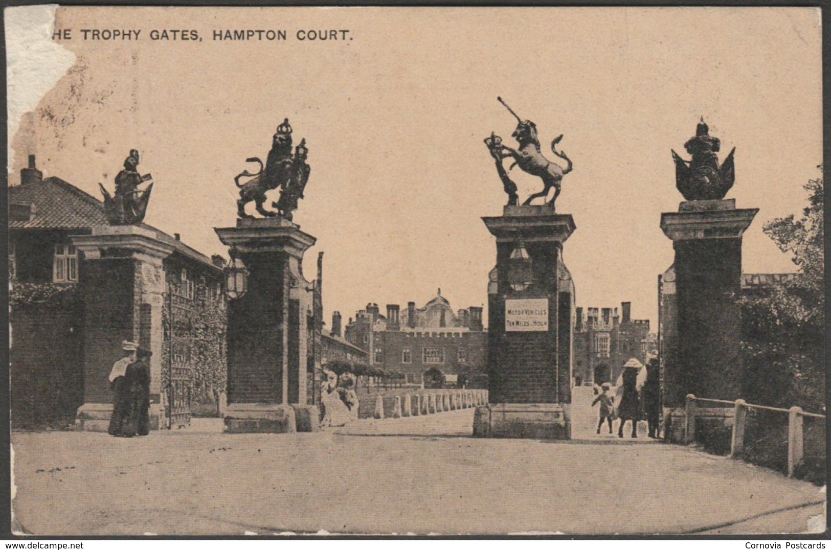 The Trophy Gates, Hampton Court, Surrey, 1907 - Auto-Photo Postcard - Hampton Court