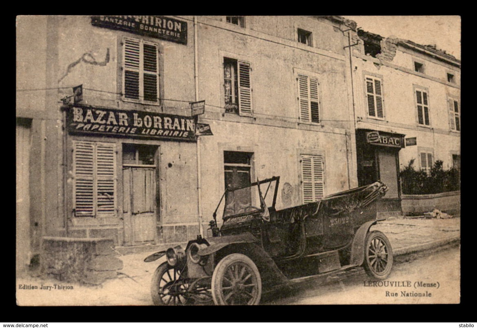 55 - LEROUVILLE - RUE NATIONALE - AUTOMOBILE ANCIENNE DEVANT LE BAZAR LORRAIN - EDITEUR JURY-THIRION - Lerouville