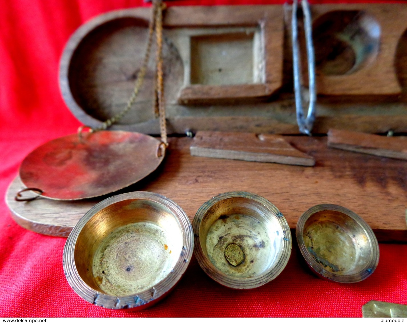 ANCIENNE BALANCE DE POCHE POUR MARCHAND D'OR OU MONNAIES . TREBUCHET . XIX° . Antique Small Scale To Weigh The Gold Coin - Outils Anciens