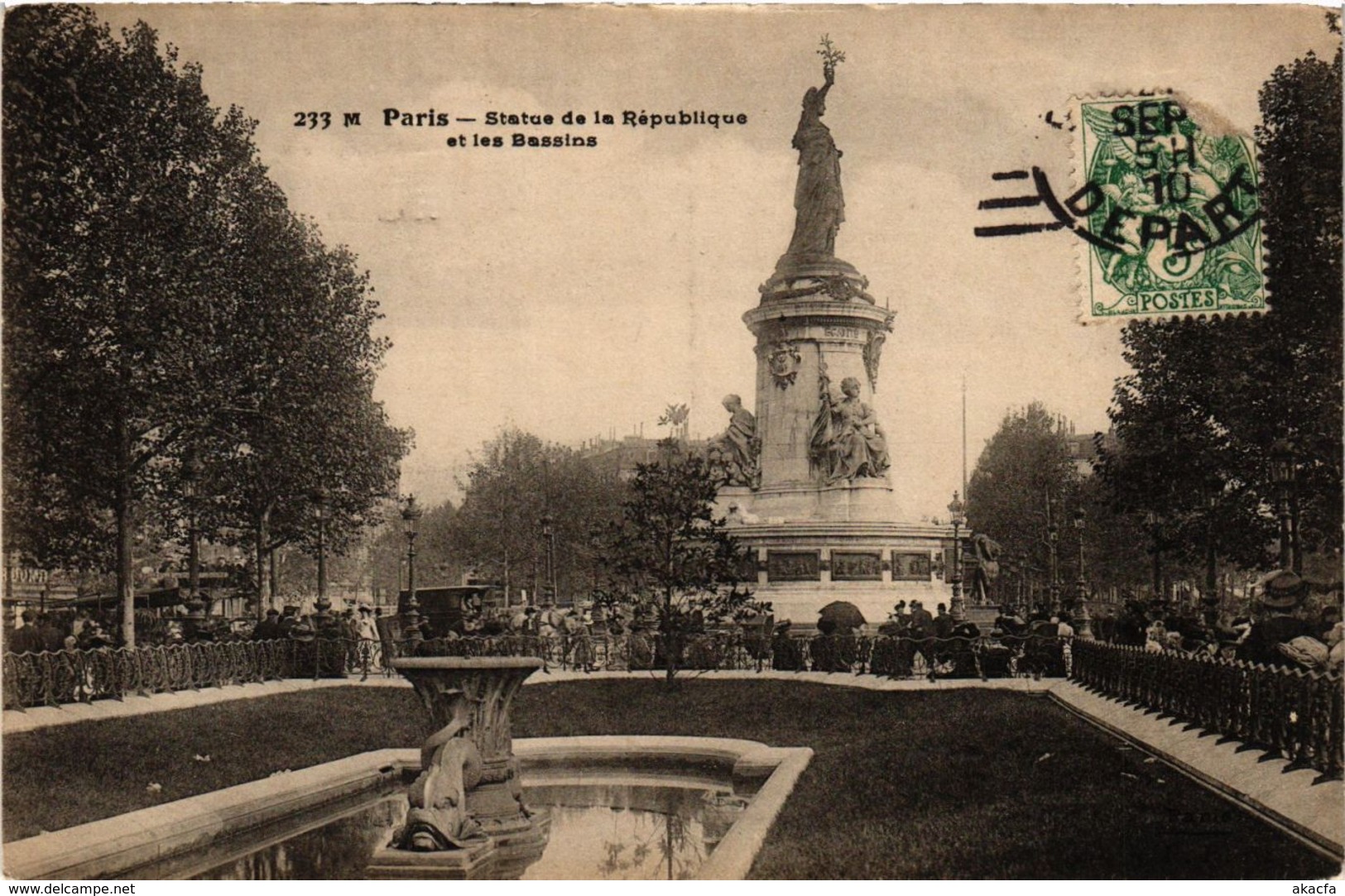 CPA PARIS 10e - Statue De La Republique Et Les Bassins (254330) - Statues