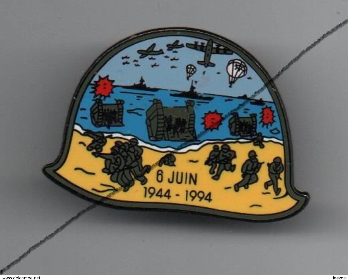 Pin's Militaire Scène De Débarquement En Normandie, Dos Black Par Clin D'oeil Beloeil....BT14 - Army