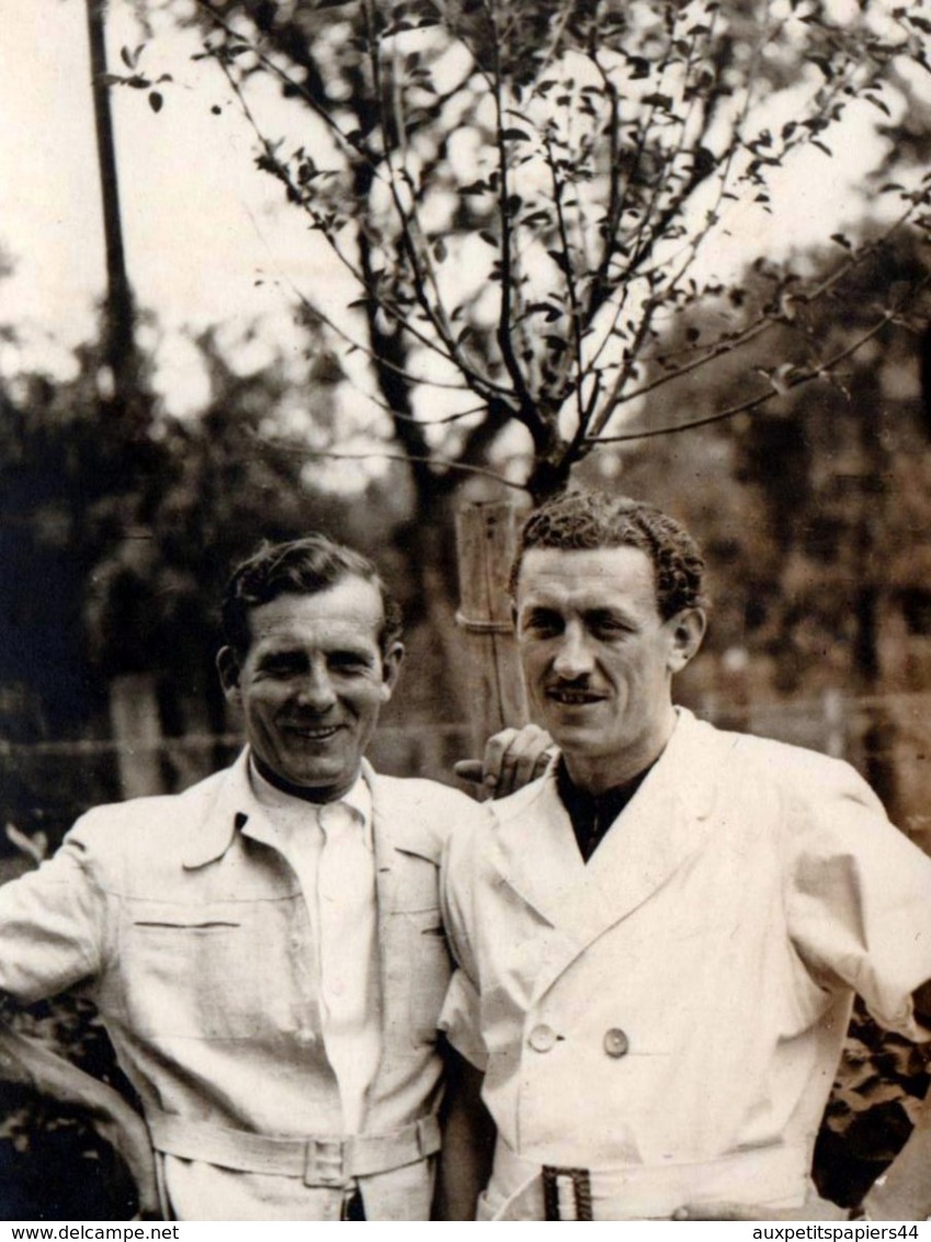 Photo Originale Gay & Couple De Playboys Dans Leur Sahariennes Vers 1930/40 - Anonymous Persons