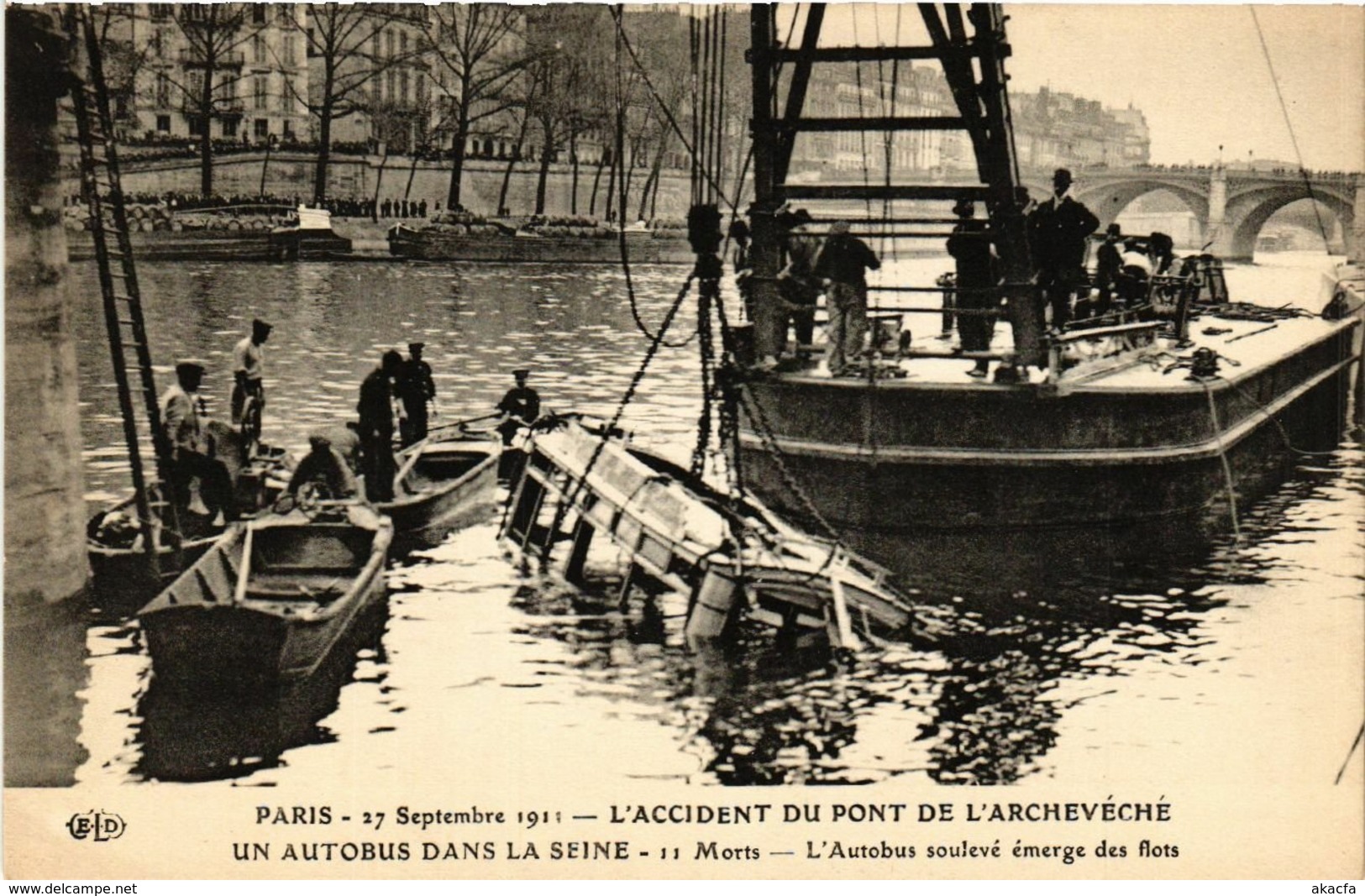 CPA PARIS 4e L'Accident Du Pont De L'Archeveche. Autobus Dans La Seine (464230) - Ponts