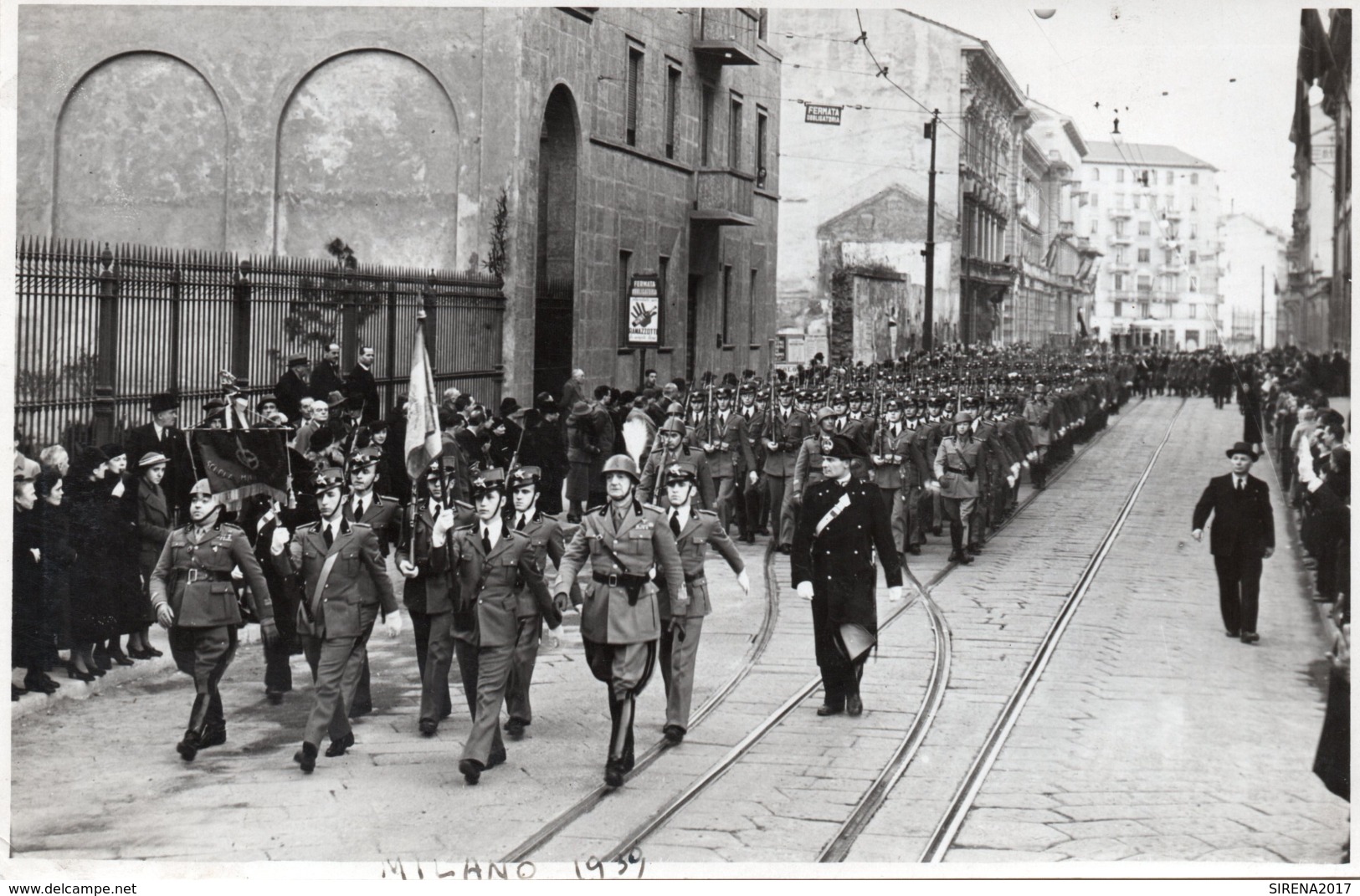 MILITARI A MILANO - FOTO FARABOLA 1939 - MILANO CORSO TICINESE - 1 - Guerra, Militari