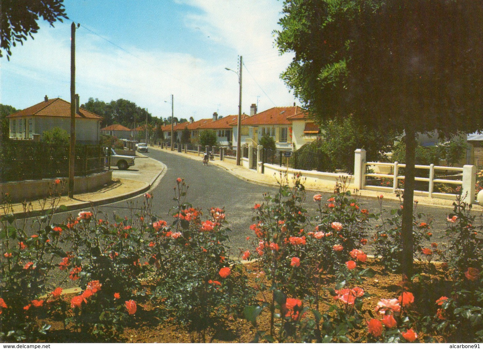 SAINT CLEMENT - Rue Jean Moulin - Saint Clement