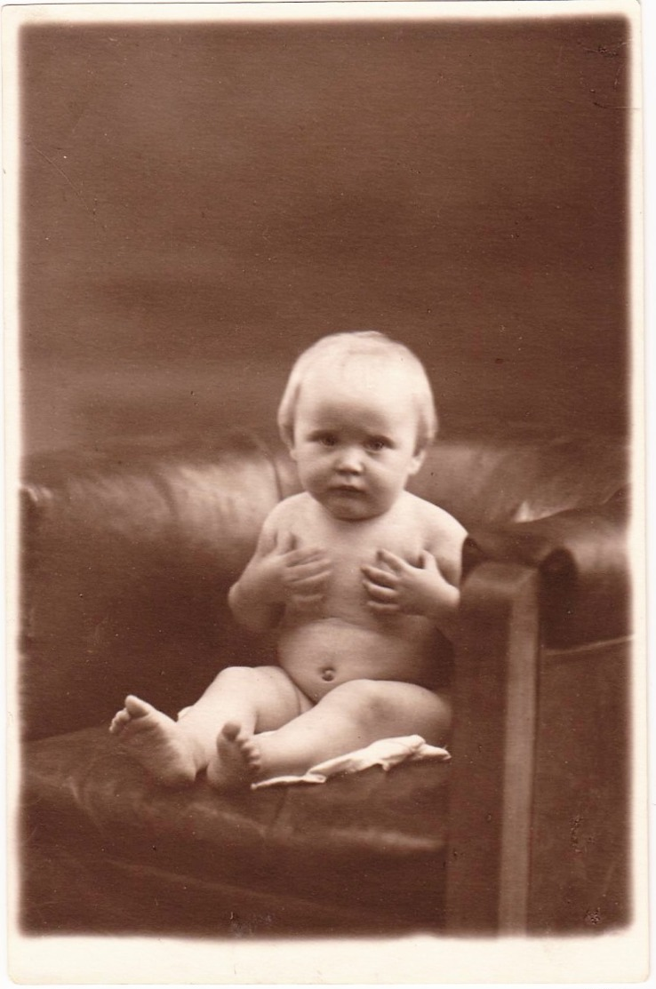 KIDS Children Les Enfants Kinder Cute Little Naked Baby / Bébé Nu  Studio Portrait  Old  Photo - Personnes Anonymes