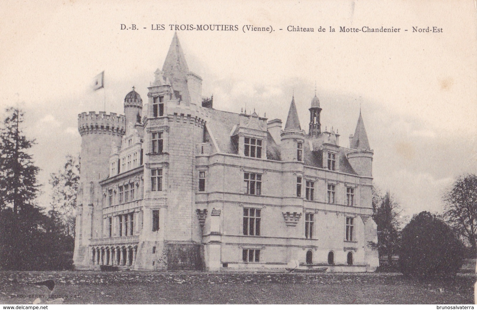 LES TROIS MOUTIERS - Château De La Motte-Chandenier - Otros & Sin Clasificación