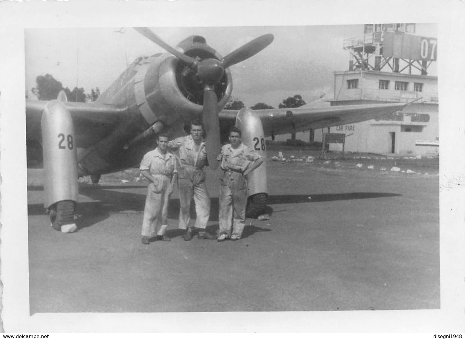 08801 "AEROP. ASMARA ERITREA - CACCIABOMBARDIERE" ANIMATA FOTO ORIG. - Aviazione