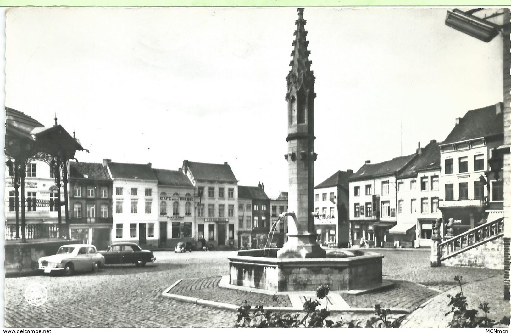 1220. Geeraardsbergen - Grote Markt En Marbol - Geraardsbergen