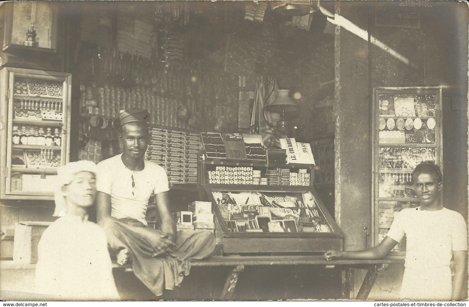 * Epicerie Annamite Dans Les Environs De Saïgon , Carte Photo ANIMEE , Avant 1905 - Vietnam