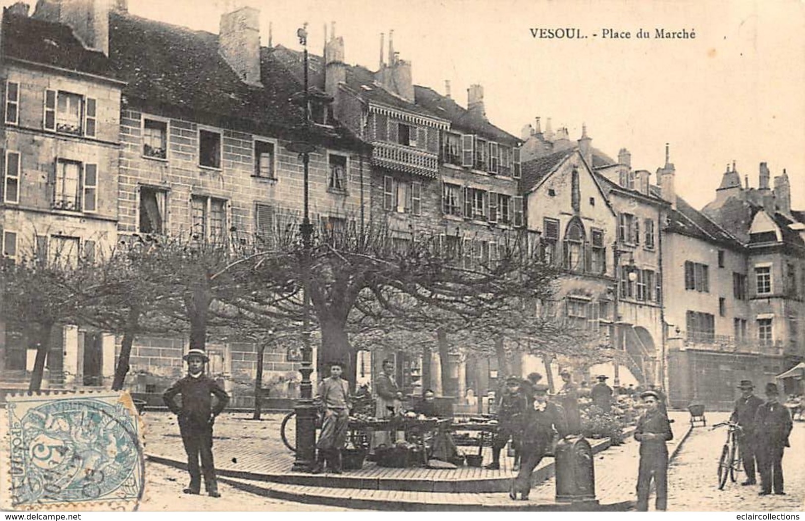 Vesoul        70        Place Du Marché             (voir Scan) - Vesoul